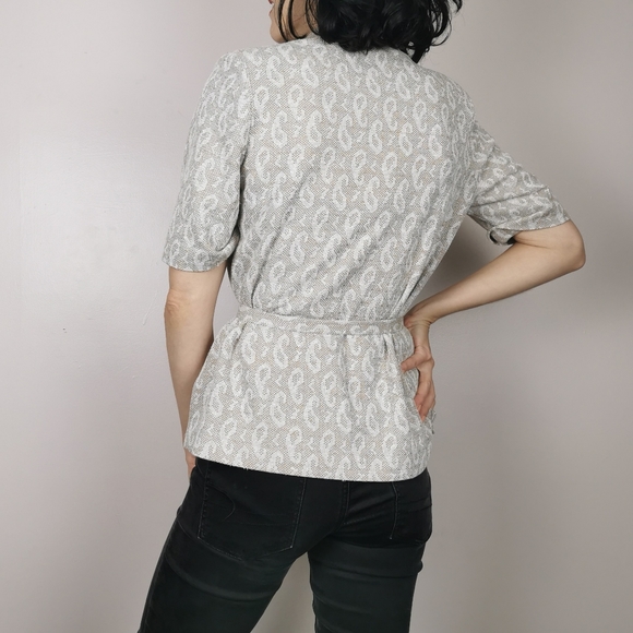*sold* Vintage beige medium paisley belted shirt top - Picture 2 of 7